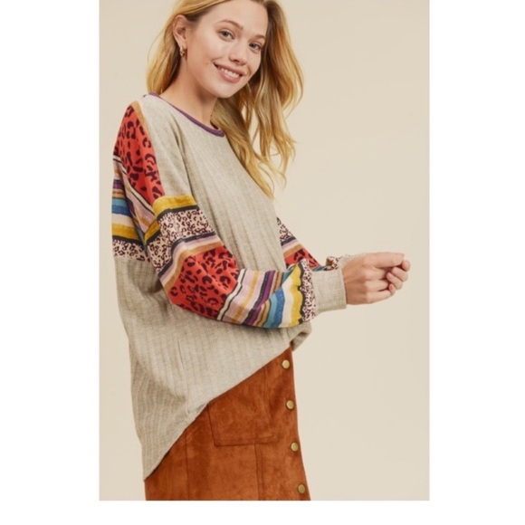 Long sleeve shirt sweater boutique women’s small - Picture 8 of 15